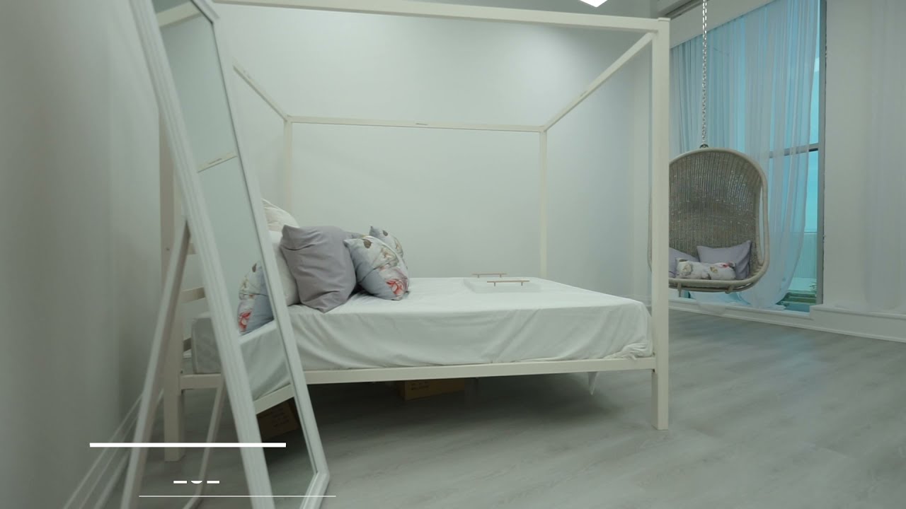 Zoe | The Glasshouse Studios