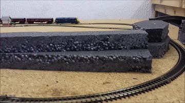 Minitrix N206 BR Warship Class 42 Locomotive Hermes No  D823 BR Blue M03237