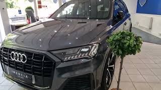 Audi Q7 walk around