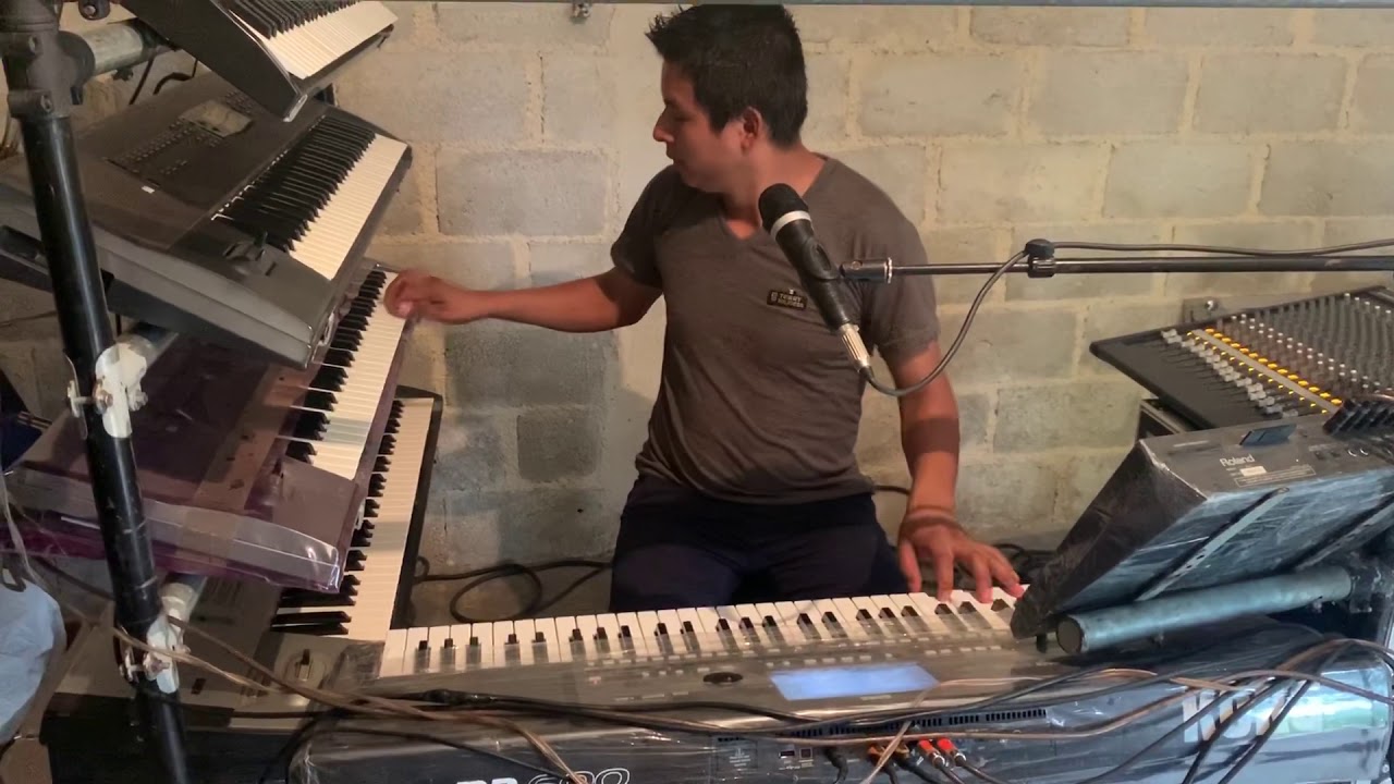 Intro(Galaxy Y sus Teclados)