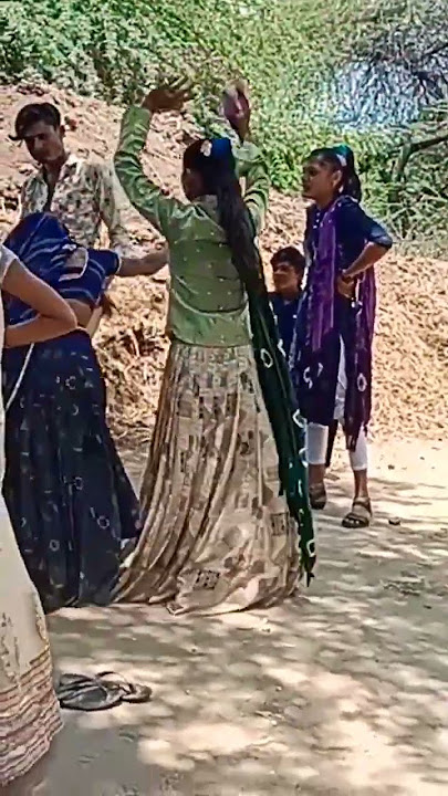 દેશી હમર હોલા|Desi Dhol na tale Dance|બનાસકાંઠાના દેશી ઢોલના તાલે ડાન્સ વિડીયો #shortsvideo દેશીઢોલ