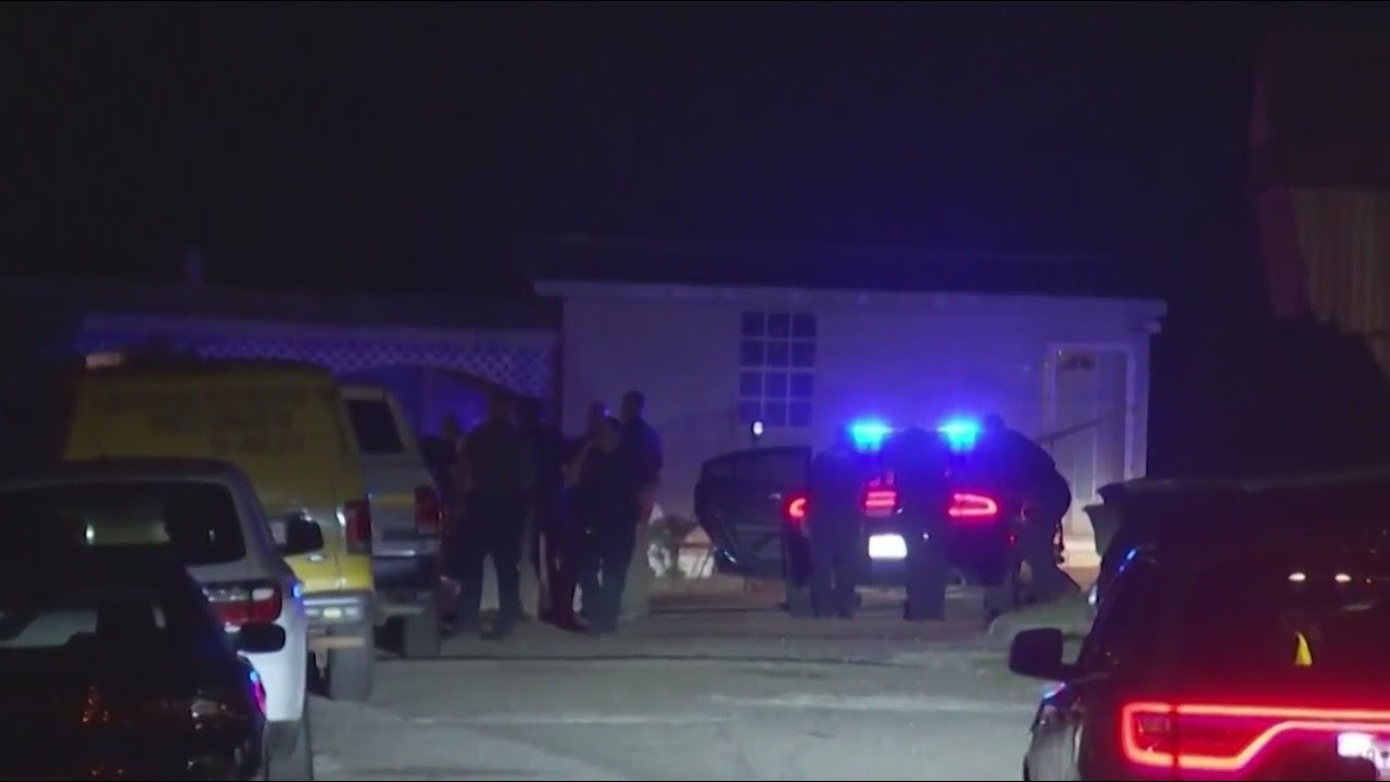 Police looking for suspect accused of stabbing an Upstate woman to ...