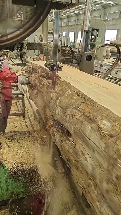 Processing large blocks of wood is not simple #firewood #woodstyle #