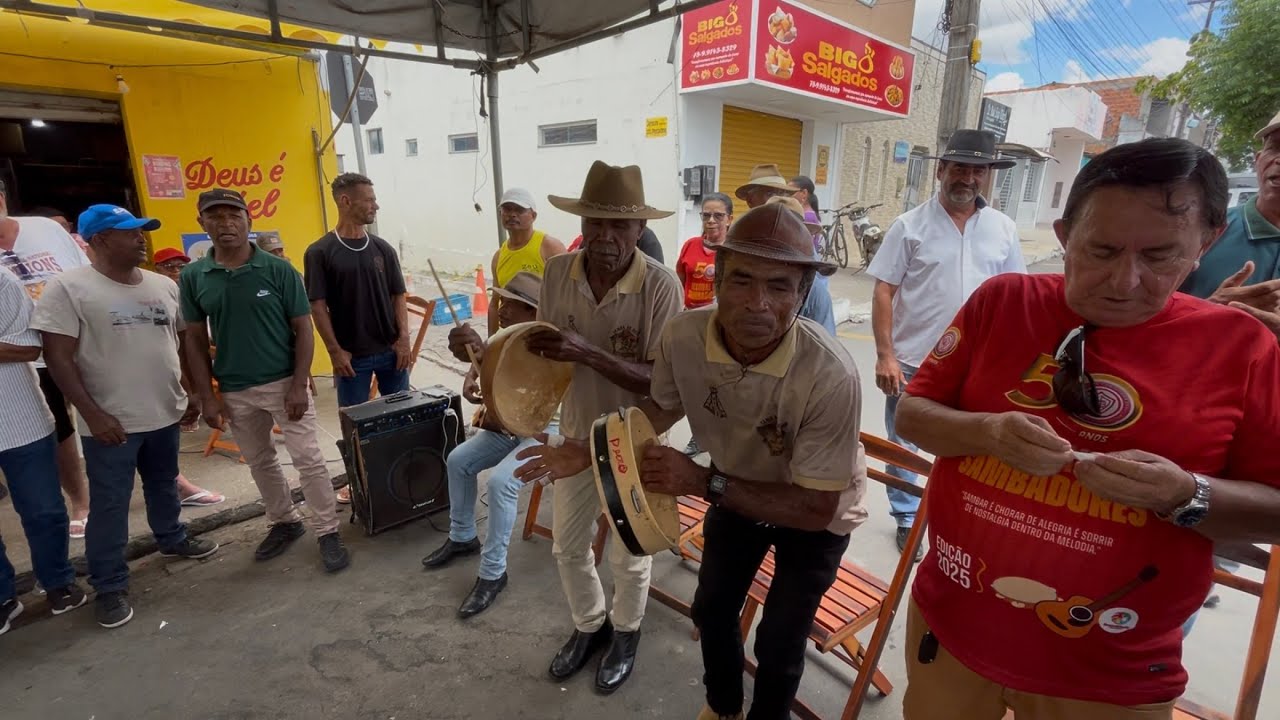 SAMBA NA FEIRA LIVRE DO BRAVO(SERRA PRETA BA) CRISPIM & DOMINGOS!