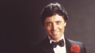 Video thumbnail of "Sacha Distel - Une maison en France"