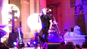 Ronan Keating - Life is a rollercoaster (Live at Universal Studios Singapore - 24/08/2016)