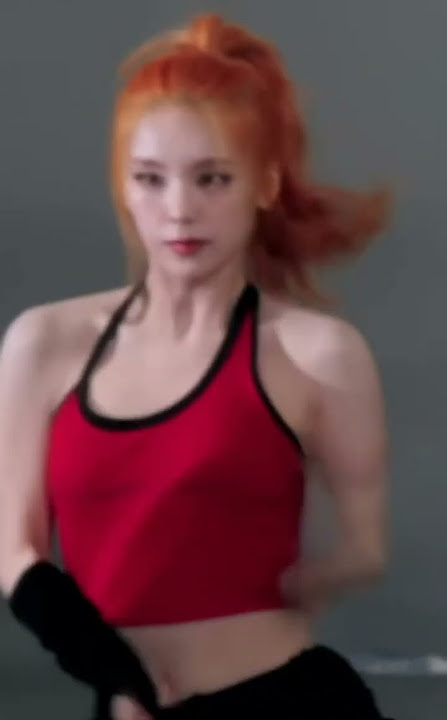 Sexy Yeji boobs jiggle #shorts #kpop #itzy #yeji