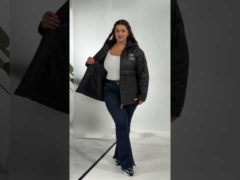 Жіноча утеплена куртка на весну, видео 1