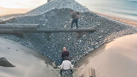 Barge unloading 4500 tons of cobblestone - Full long video - Empty barge