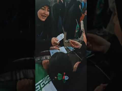 واکنش زائران به عکس سردار حاجی زاده