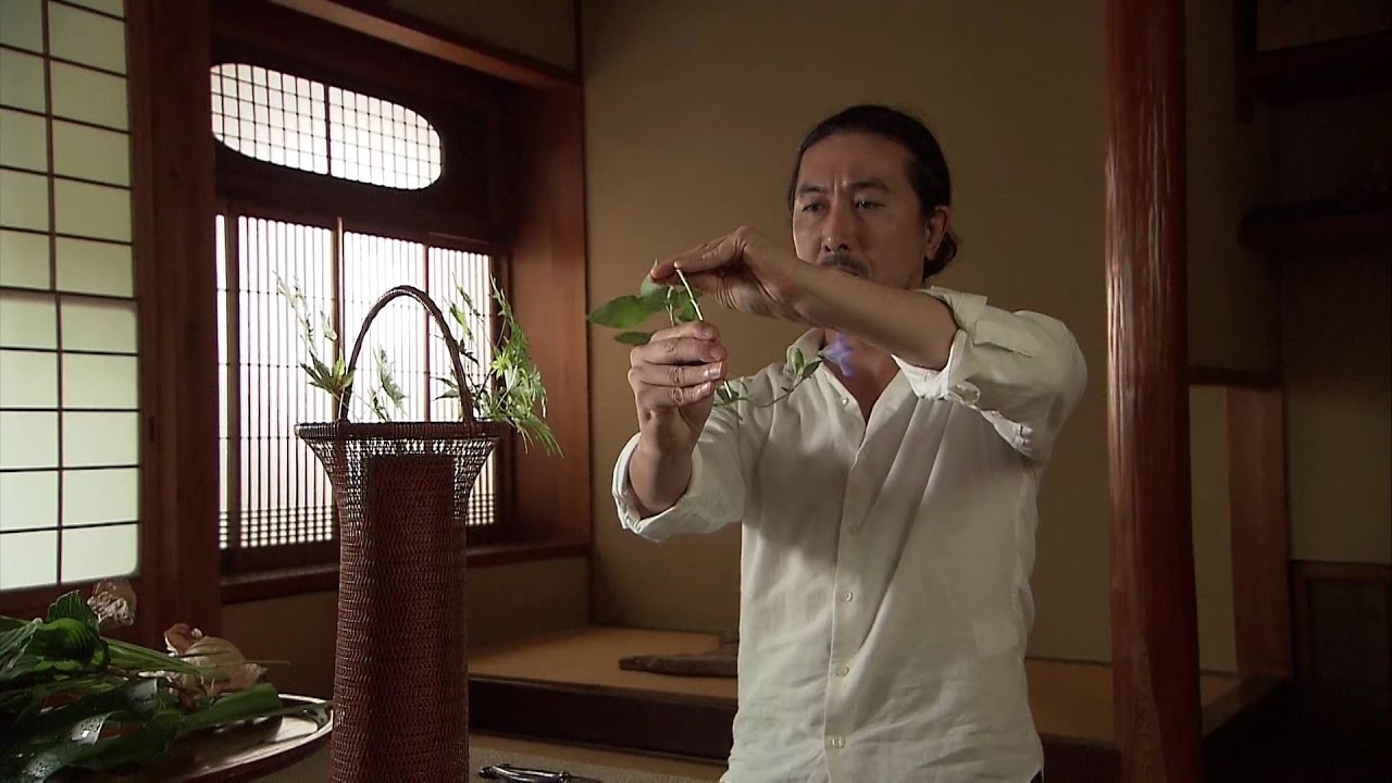 より自然に近づくために ～花道みささぎ流家元 片桐功敦～ - YouTube
