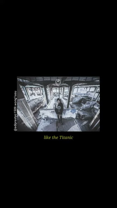 STATUS WA~eyes brown dark and romantic and i'm going down like the titanic II STORY WA TERBARU