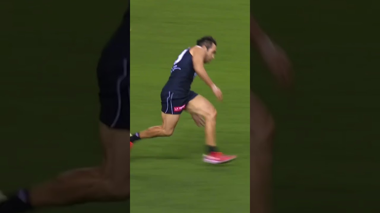 "One last time, Eddie" 🥹💙 #AFLDeadly #afl #footy #eddiebetts #goal