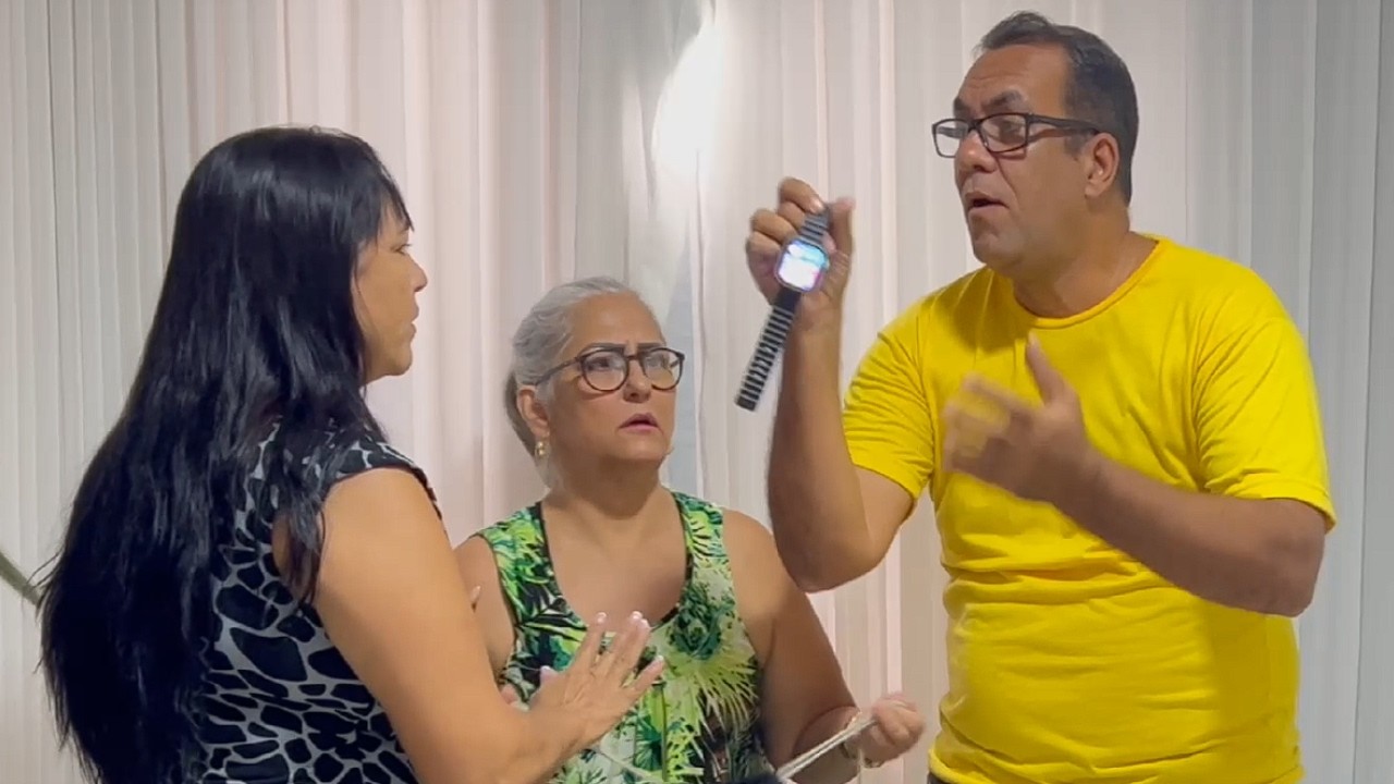 QUEM PEGOU MEU RELÓGIO?