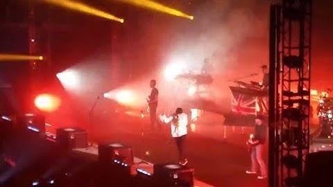 Linkin Park - Burn It Down [LIVE] O2 Arena 3/7/17