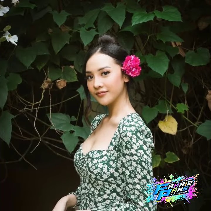 Status WA singkat Anya Geraldine