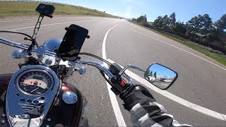 How does the Vulcan 900 classic handle on freeway?