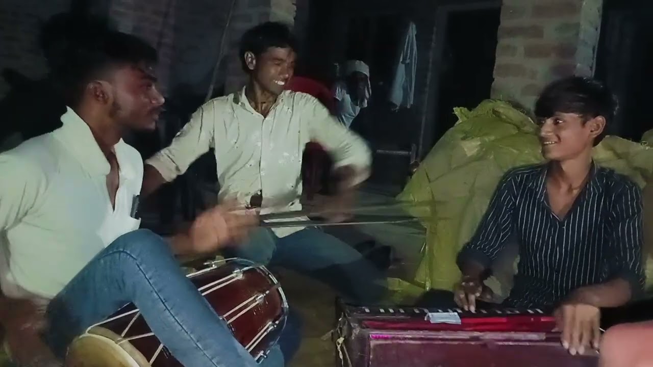 नींद के मारे दरवाजा खुला छोड़ आई।। फिल्मी गाना 👍🙏🙏