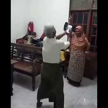 Nenek Kakek Joget tiktok asyik 😂 || Story WA #StoryWaTerbaru