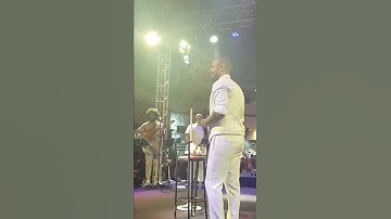 Thumbnail of Diogo Nogueira - "Pé na areia, a caipirinha, água de coco, a cervejinha…🎶🎶🎶