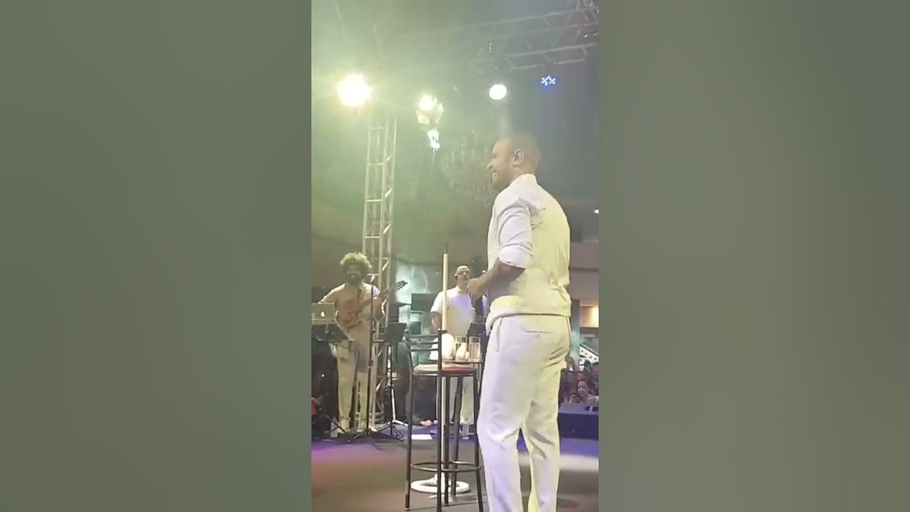 Diogo Nogueira - "Pé na areia, a caipirinha, água de coco, a cervejinha…🎶🎶🎶