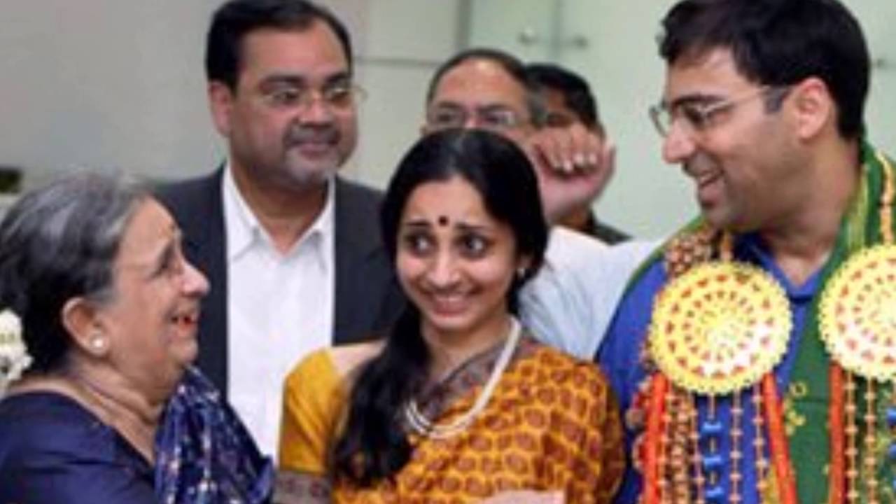 CHENNAI: Viswanathan Anand and his wife Aruna, interacting with the Aids  patients at GRT