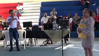 🤦‍♂️ Maestra gana plaza para dar clases de ingles en Honduras, pero no sabe ingles.
