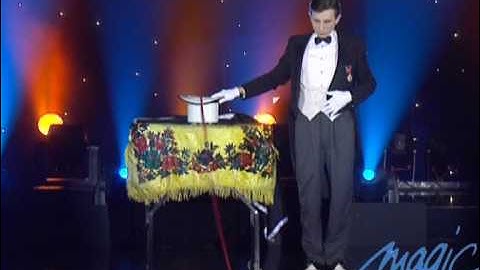 Voronin  - magie comique - LE PLUS GRAND CABARET DU MONDE