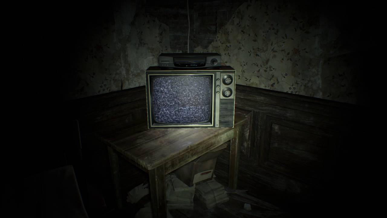 Resident evil 7 часы. Резидент 7 холодильник. Resident Evil 7 Teaser Demo: beginning hour protagonist. Beginning hour.