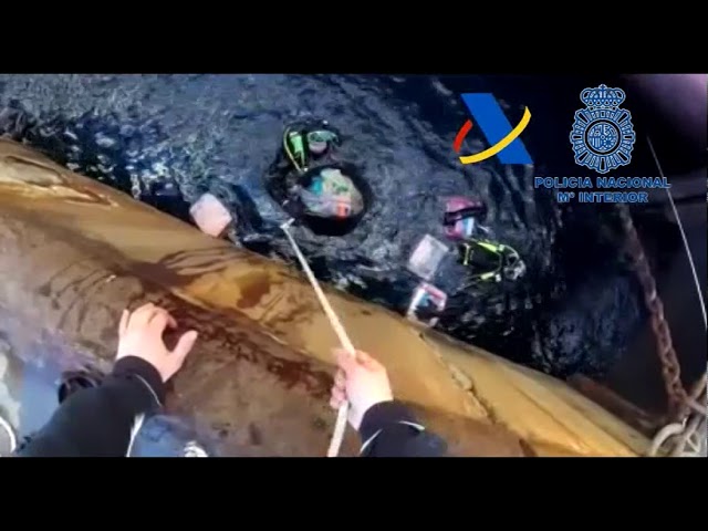 As&iacute; encontr&oacute; la Polic&iacute;a la coca&iacute;na oculta bajo la linea de flotaci&oacute;n de un carguero