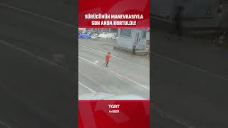 Kaldırımda Yürürken Yola Koşan Çocuk Son Anda Kurtuldu