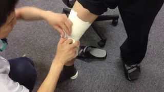 膝関節のテーピング(非伸縮テープ)固定 How to fix by using a taping(non-elasticated) for the knee joint
