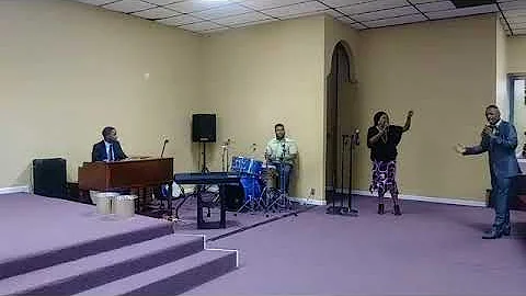 Living Word of Deliverance Temple    Praise Song b...