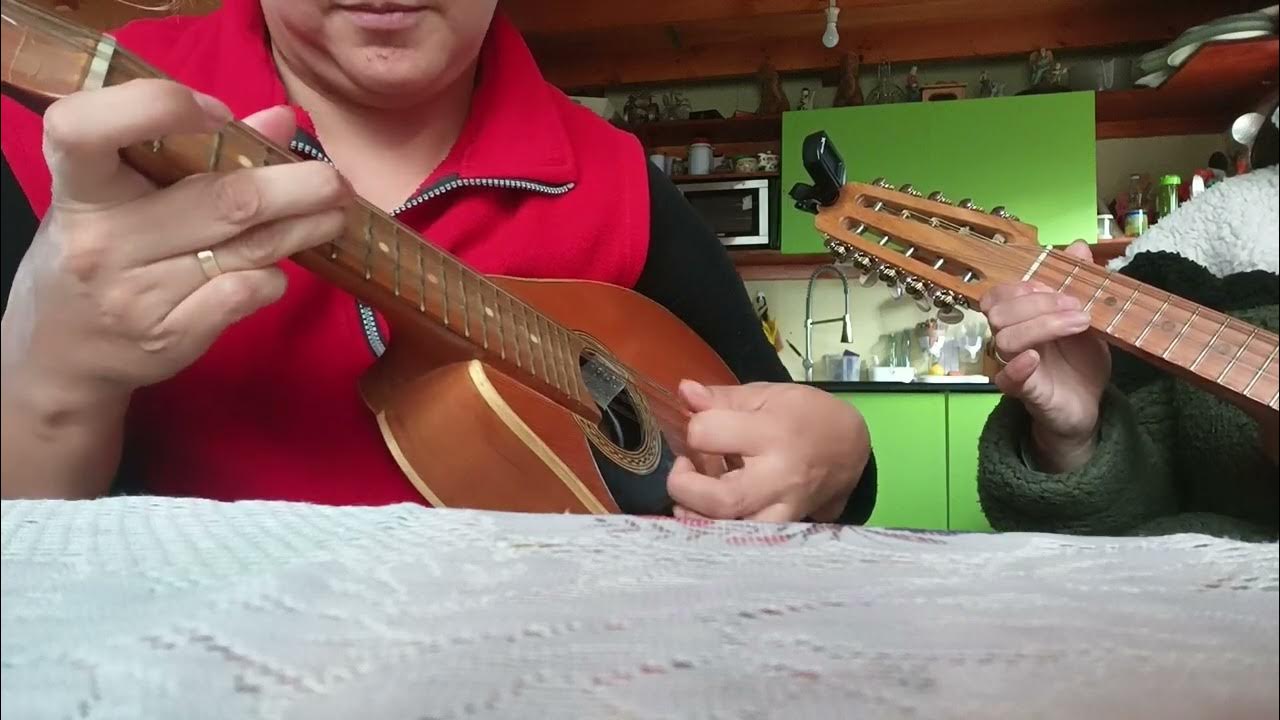 solo al pensar que hay un Dios 1era y 2da mandolina - YouTube