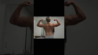 arms pumps on top #gym #musclebuliding #gymexercises #motivation #pushpullworkout #posing