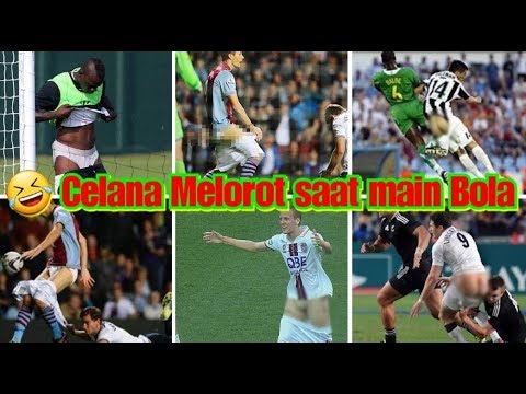 Ngakak Habis..Pemain Sepak Bola Dunia Melorot Celana dan Lepas Saat di Lapangan Hijau