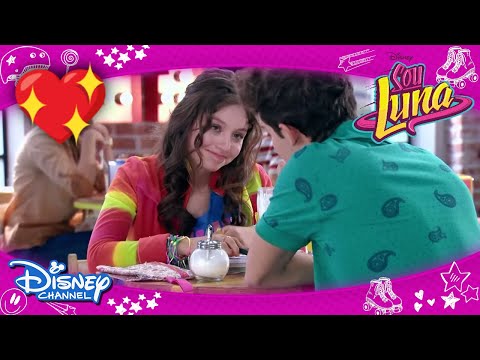 Soy Luna | Postacı Kızla Çilek Çocuk 💕😍 | Disney Channel Türkiye