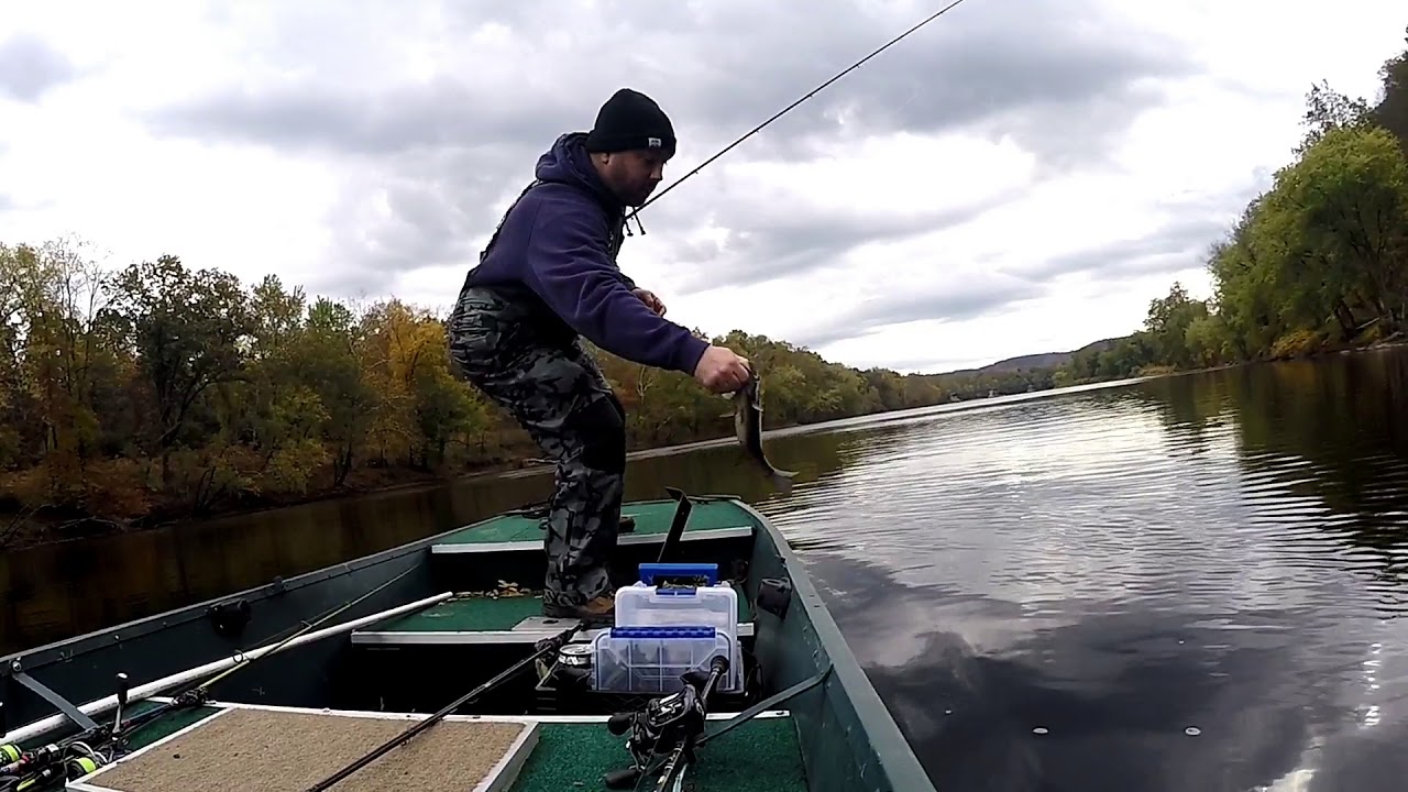 smallmouth bass fishing rigs Smallmouth Bass Fishing the Delaware River on the First Cold Day of Fall