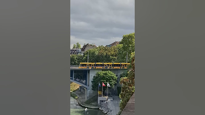 Basel Nächster Meilenstein erreicht: Erste TINA Tram von Stadler starten Probebetrieb mit Fahrgästen