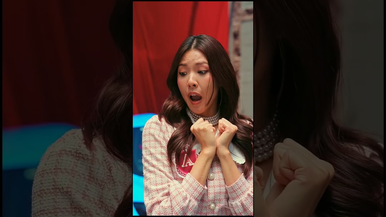 "VitaWear SmartBand – The Future of Wearable Tech! 🔥 