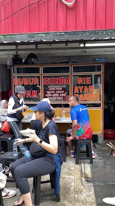Bubur ayam paling ramai di stasiun sudirman‼️ #food #jajanan #kuliner #jakarta #streetfood