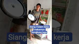Download Lagu komedi, kerja siang malam makannya kangkung juganya MP3 Download Lagu komedi, kerja siang malam makannya kangkung juganya MP3