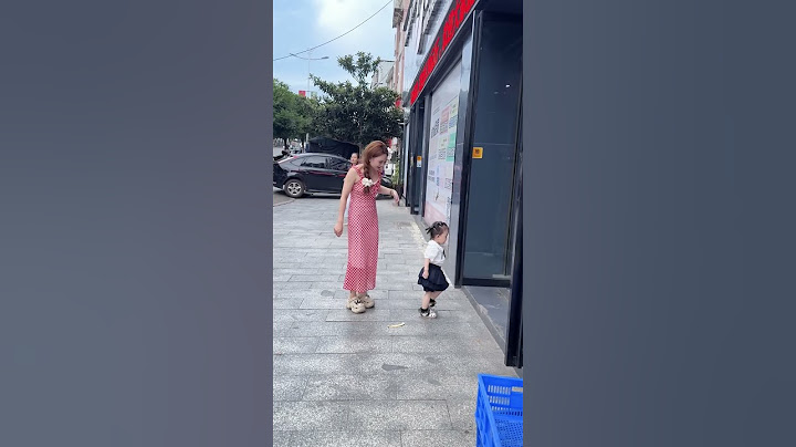 Brave Baby Teaches A Lesson To Passers-By Who Litter! #cute #funny #baby #comedy