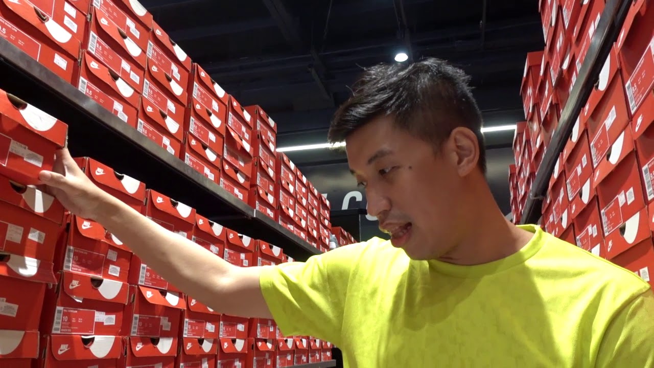 nike adidas outlet