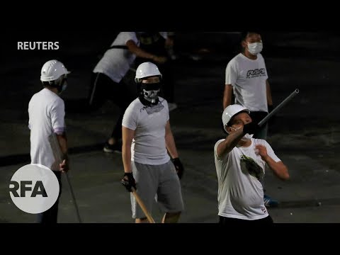 Hồng Kông: Khoảng 50 người biểu tình bị nhóm "khẩu trang, áo trắng" đánh nhập viện