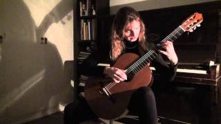 Miniatura del video "NADA  (Dames - Sanguinetti)  por Monika Hiertz  en guitarra"