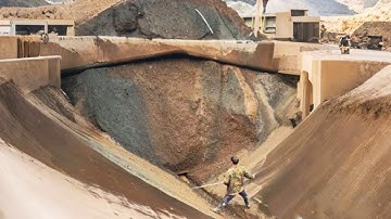 What Makes The Smooth Pebbles Hard To Be Unloaded? #Ship unloading #decompression #Positive Barge