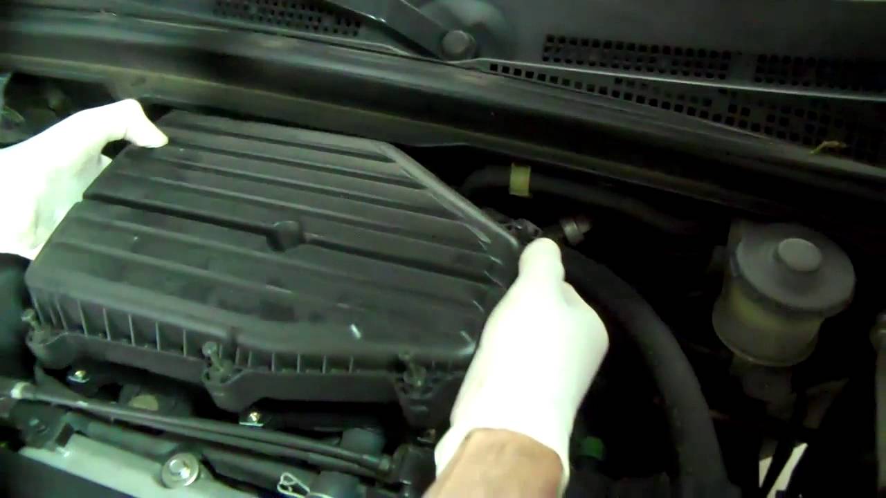 How To Replace The Air Filter On A 2001 2005 Honda Civic Youtube