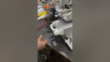 Self-adhesive labeling machine, 1 label on the side of containers with flat surfaces for big bottle