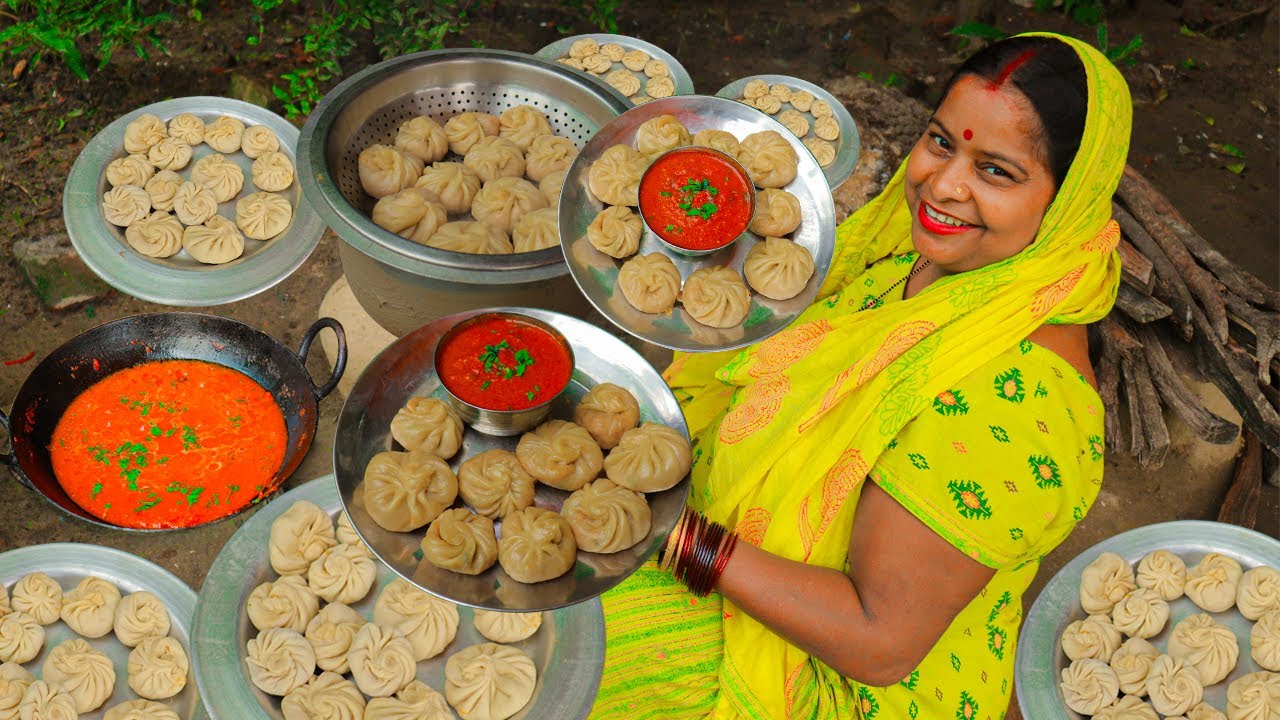 Veg Momos recipe - सॉफ्ट वेज मोमोज और मोमोज की लाल तीखी चटनी Easy way to fold Momo - Steamed Momos